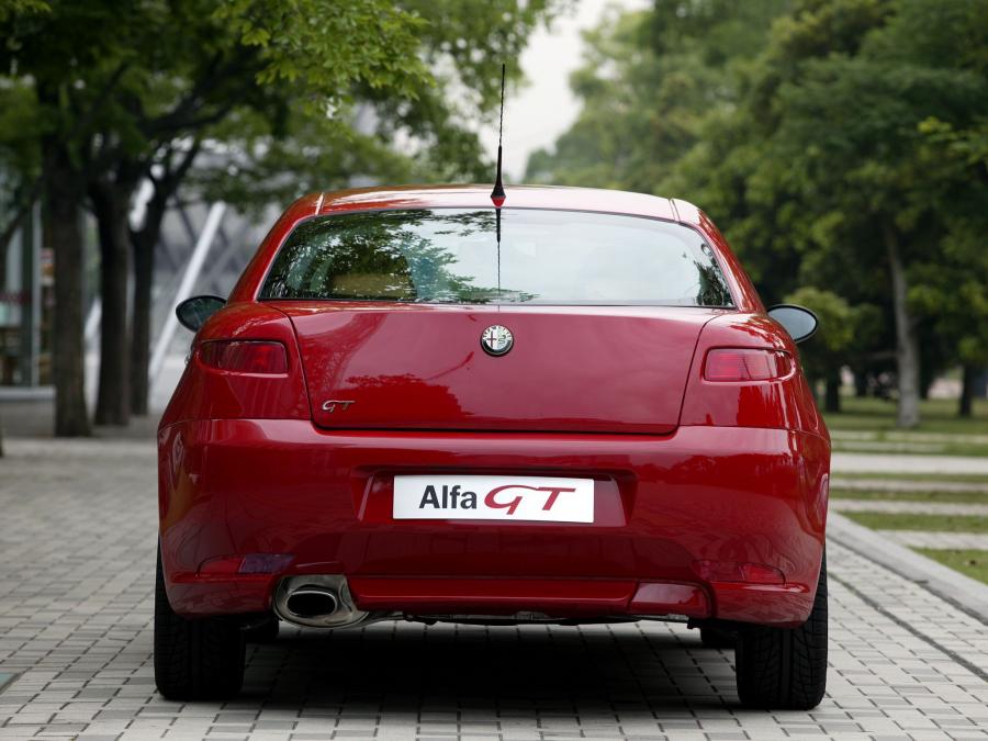  Alfa Romeo GT (937C) 2004 года  (JP) (фото 7 из 10)